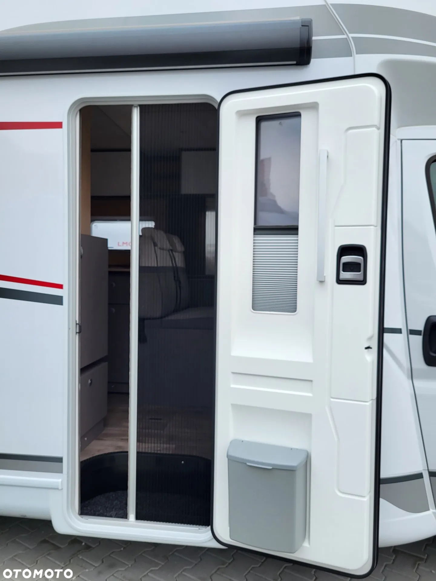 LMC Tourer Lift H730G - Kampery 4-osobowy - 11