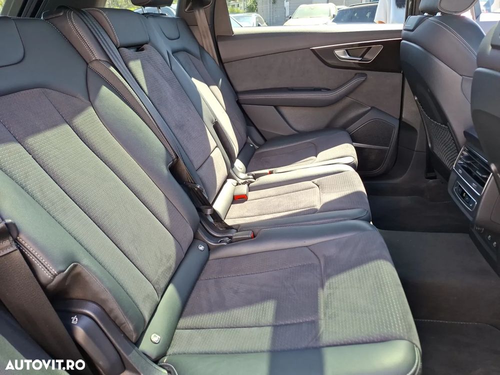 Audi Q7 55 TFSI e quattro Tiptronic PHEV S Line - 14