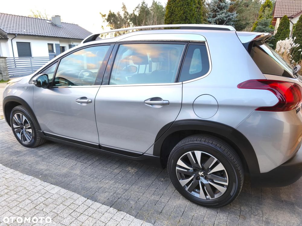 Peugeot 2008 BlueHDi FAP 120 STOP & START GT-Line Edition - 4