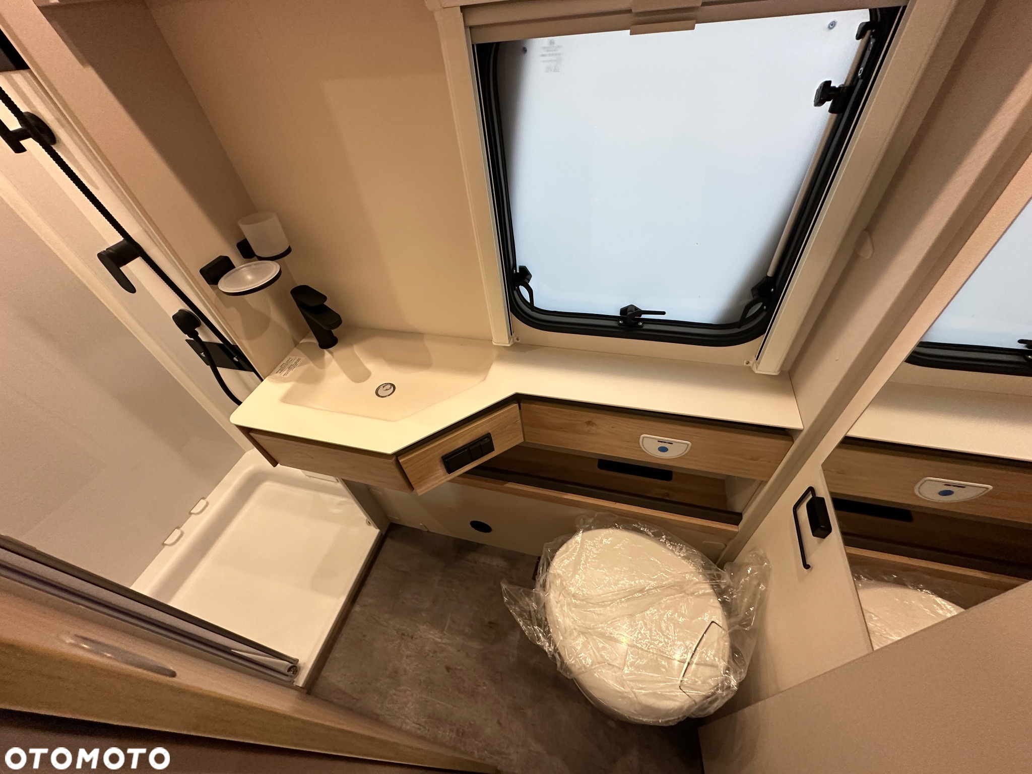 Dethleffs Camper 560 FMK - 13