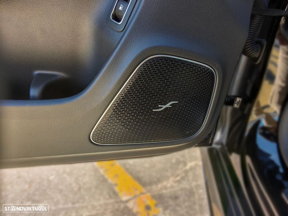 Mercedes-Benz CLA 250 e Shooting Brake AMG Line - 19