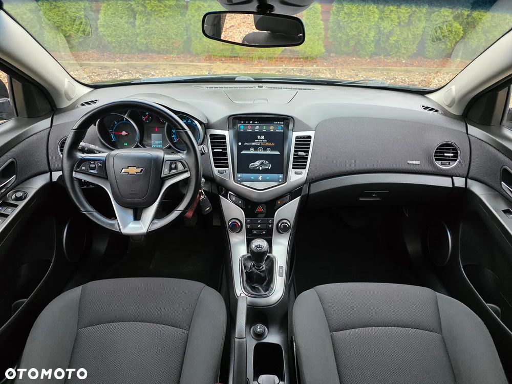 Chevrolet Cruze - 22