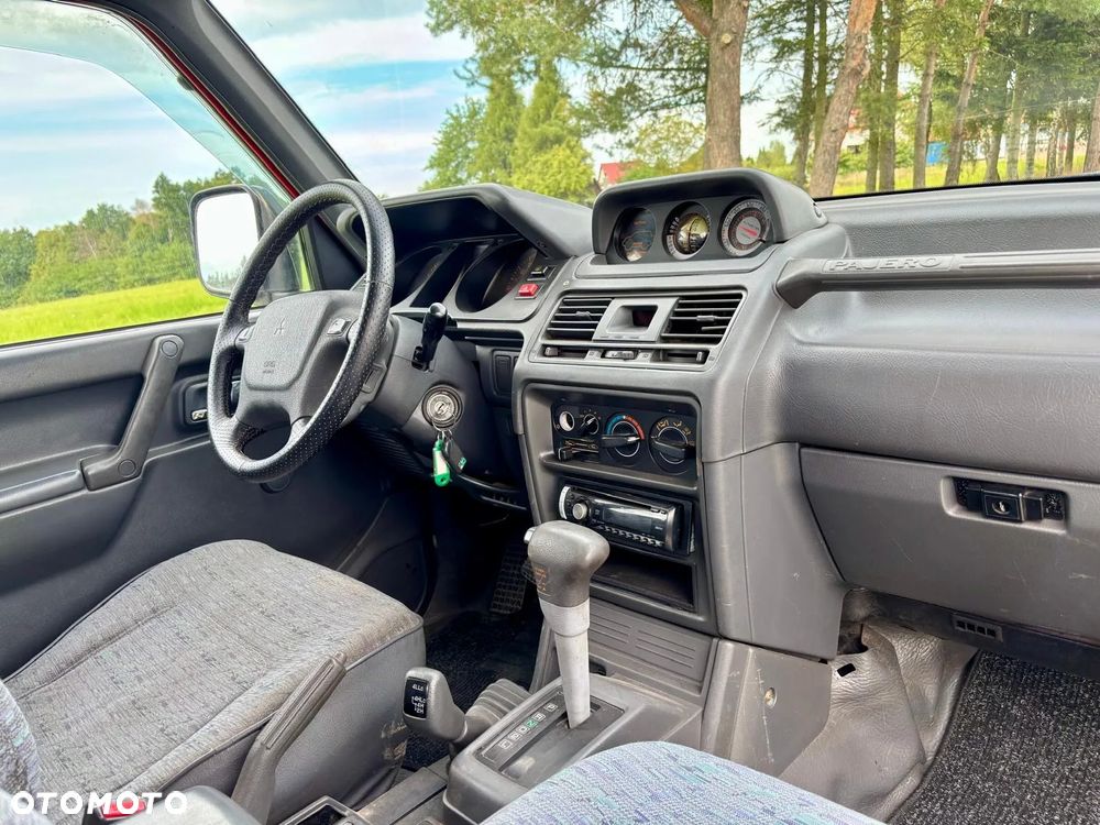 Mitsubishi Pajero - 20
