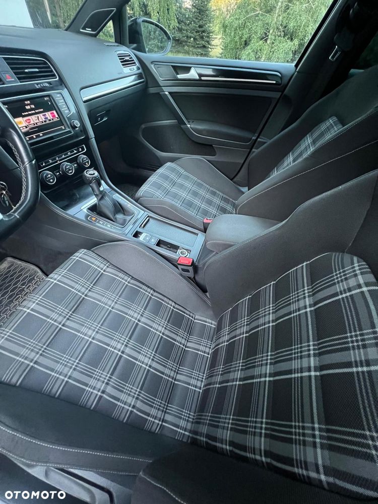 Volkswagen Golf 2.0 TDI BMT GTD - 7
