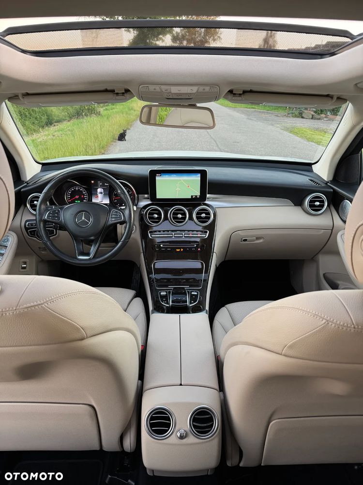 Mercedes-Benz GLC 300 4Matic 9G-TRONIC Exclusive - 33