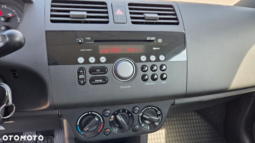 Suzuki Swift 1.3 Sakura - 10