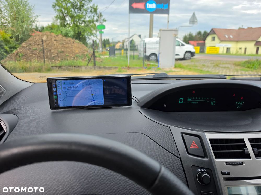 Toyota Yaris - 30