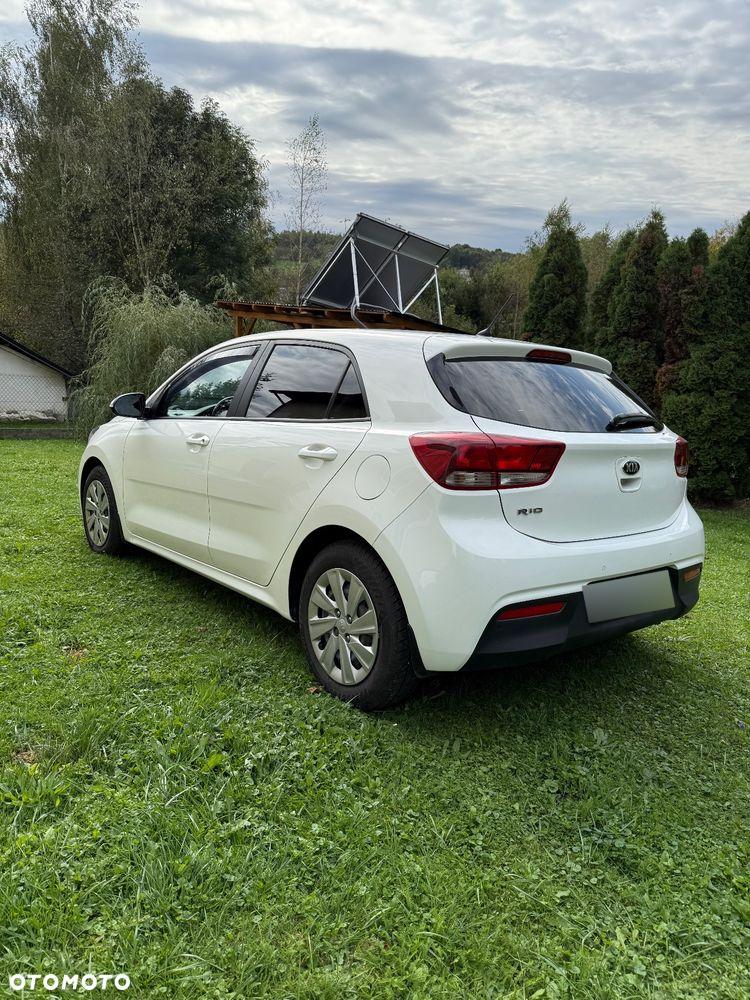 Kia Rio - 6