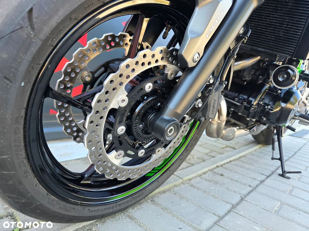 Kawasaki Z 650 - 15