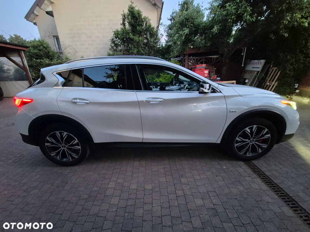 Infiniti QX - 3