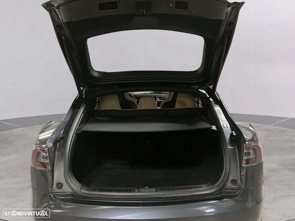 Tesla Model S - 16