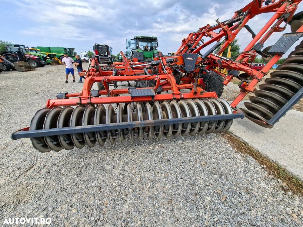 Kuhn Performer 6000 cultivator cu discuri si dinti - 9