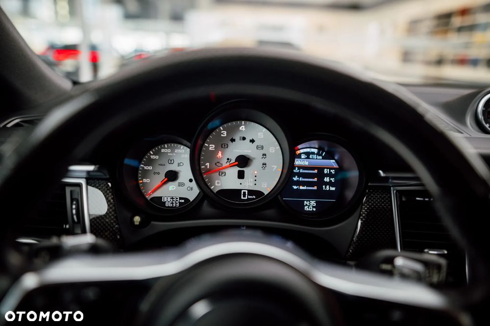 Porsche Macan S - 23