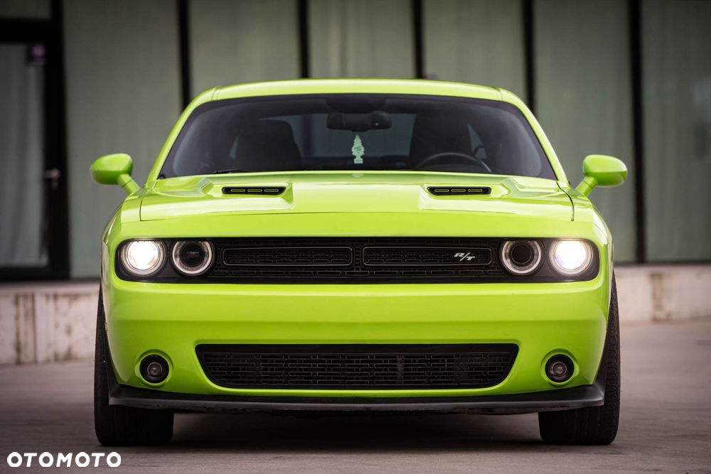 Dodge Challenger - 4