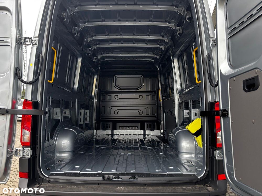 Volkswagen Crafter L3H3 140 KM 6-MANUAL - 12