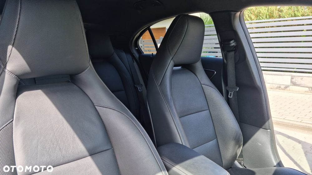 Mercedes-Benz Klasa A 45 AMG 4Matic AMG Speedshift 7G-DCT - 16