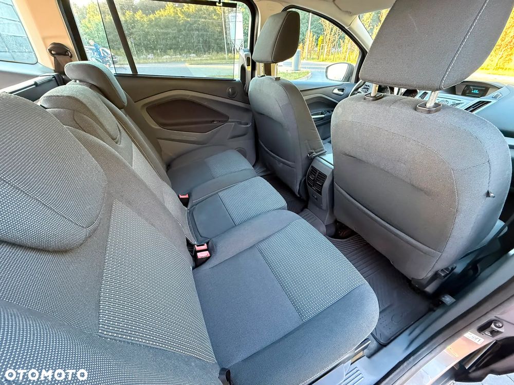 Ford Grand C-MAX - 17