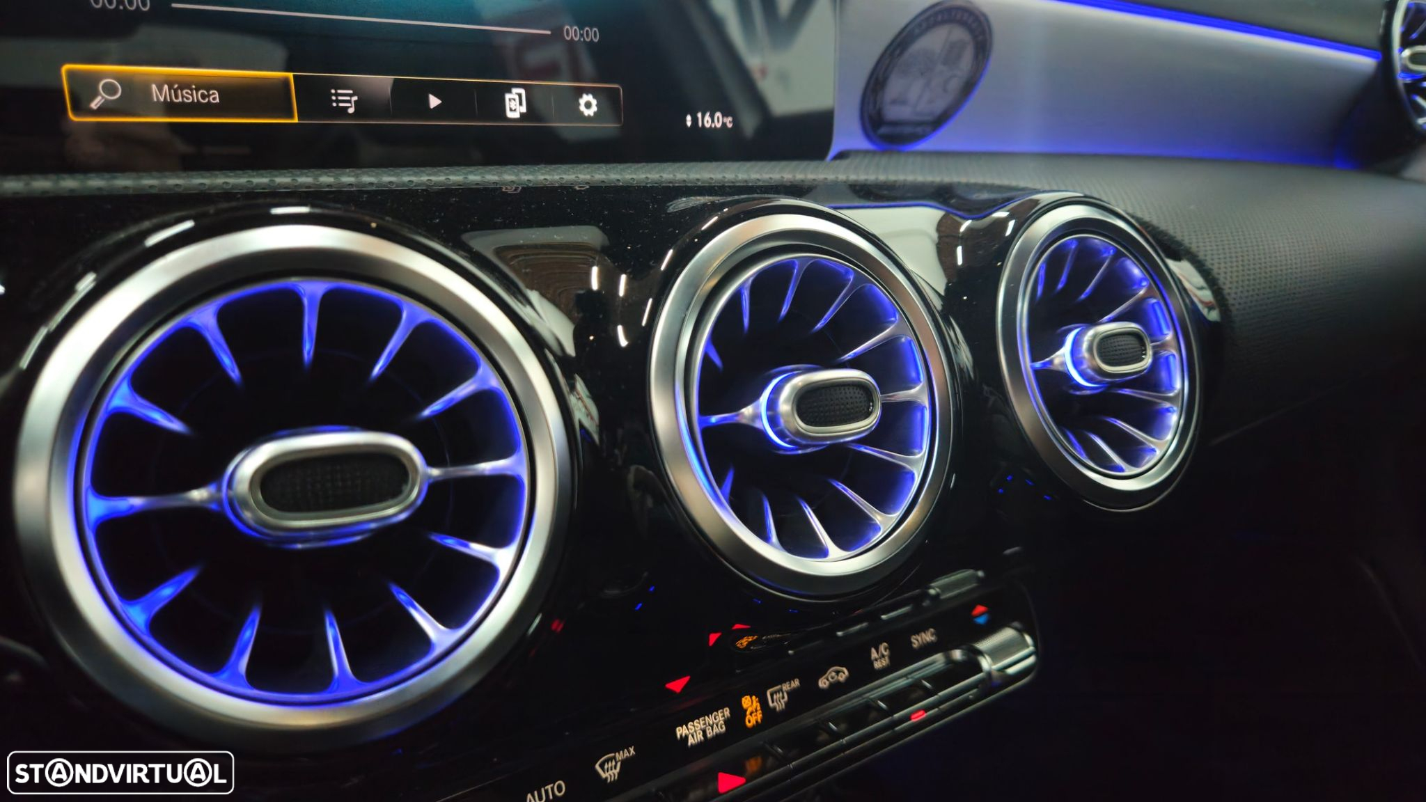 Mercedes-Benz A 35 AMG Limousine 4Matic - 24