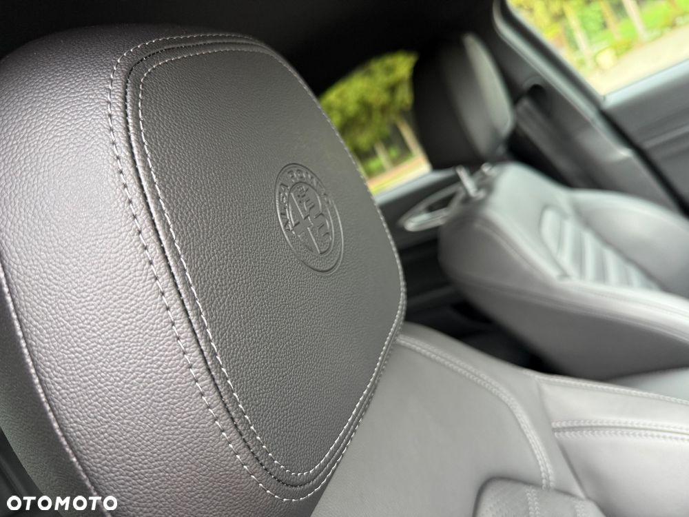 Alfa Romeo Giulia 2.0 Turbo Veloce Q4 - 24