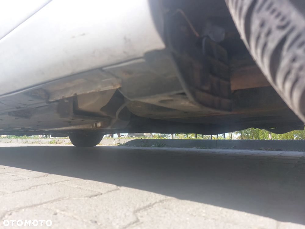 Toyota Prius 1.5 VVT-i Sol - 11
