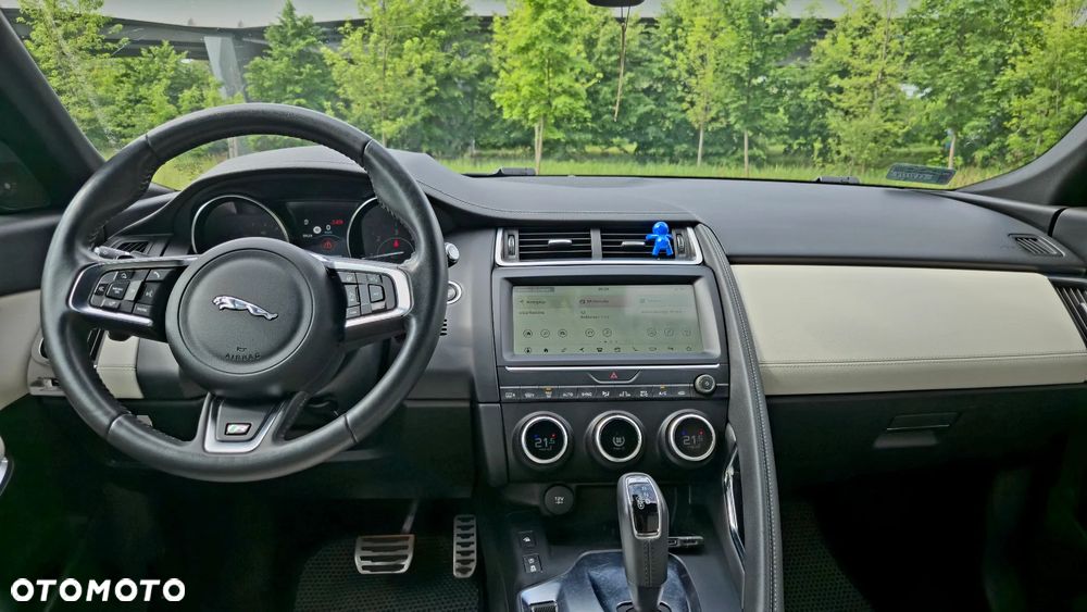 Jaguar E-Pace 2.0 i4D AWD R-Dynamic - 16