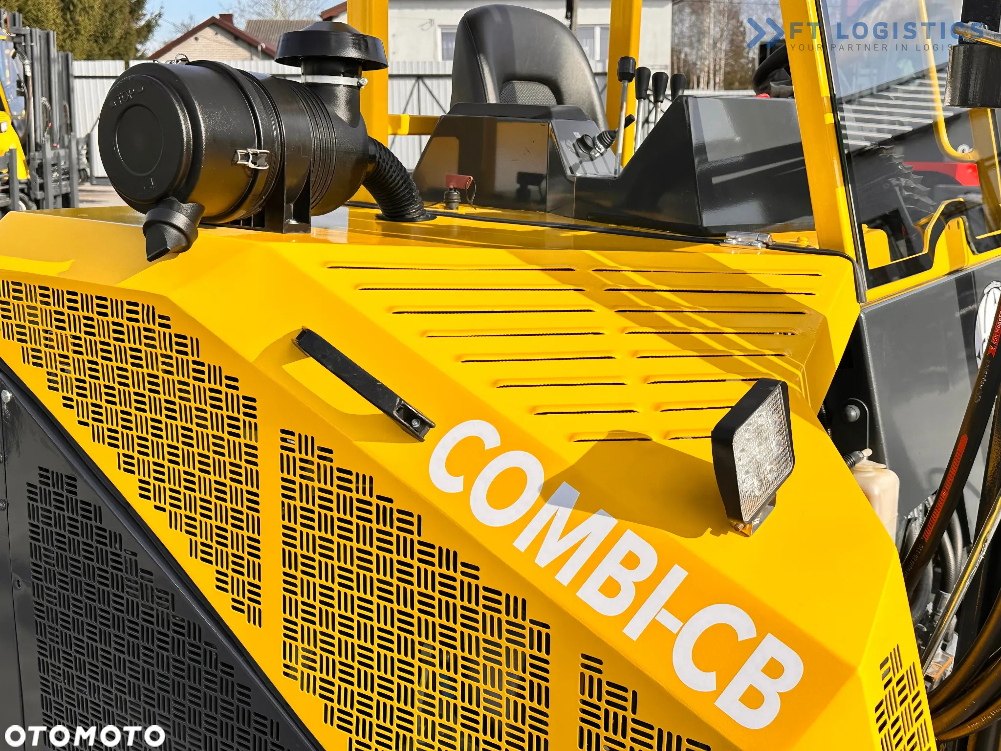 Combilift C3000CB / GAZ / TRIPLEX / 4900MM / WOLNY SKOK / POZYCJONER / PRZESUW WIDEŁ / JAK NOWY - 26