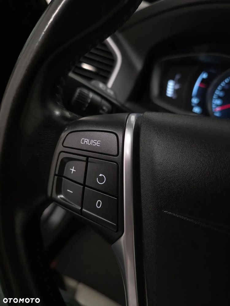 Volvo XC 60 D3 Drive-E Ocean Race - 21