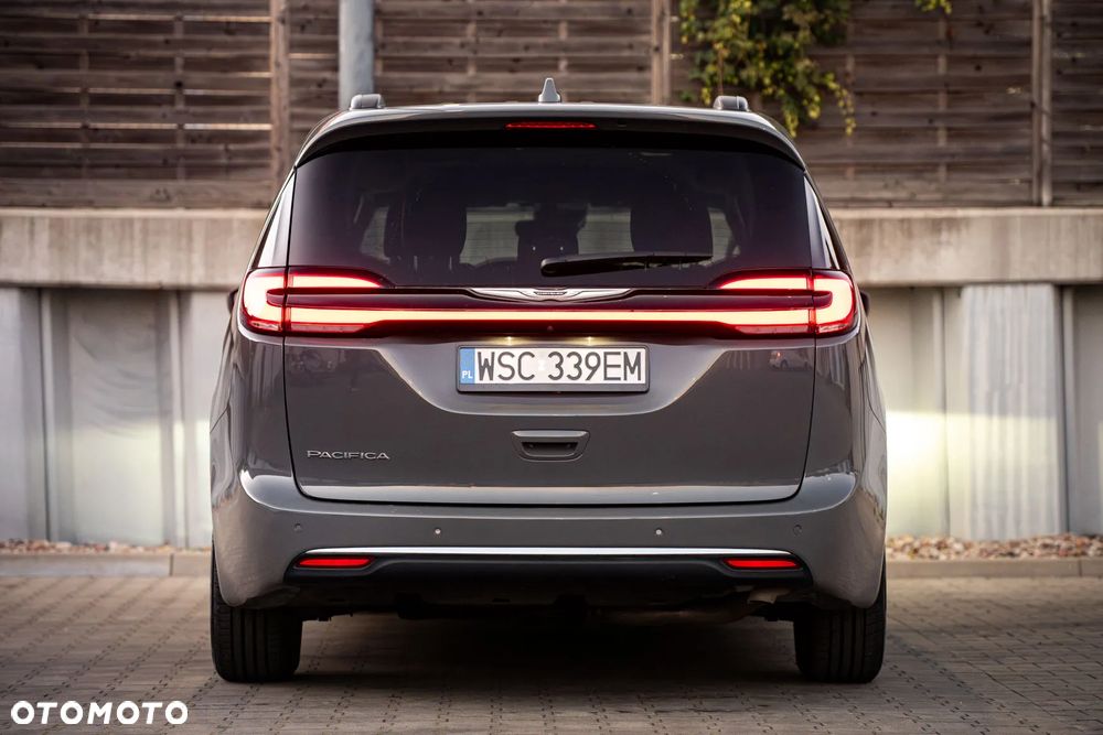 Chrysler Pacifica - 5
