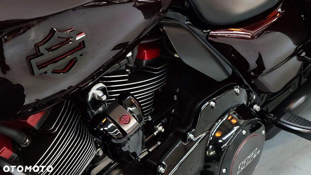 Harley-Davidson CVO Street Glide - 20