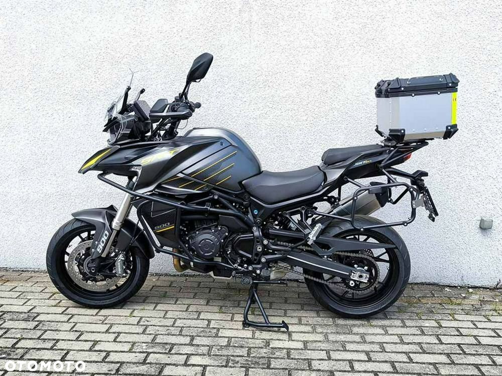 QJMOTOR SRT900S - 9