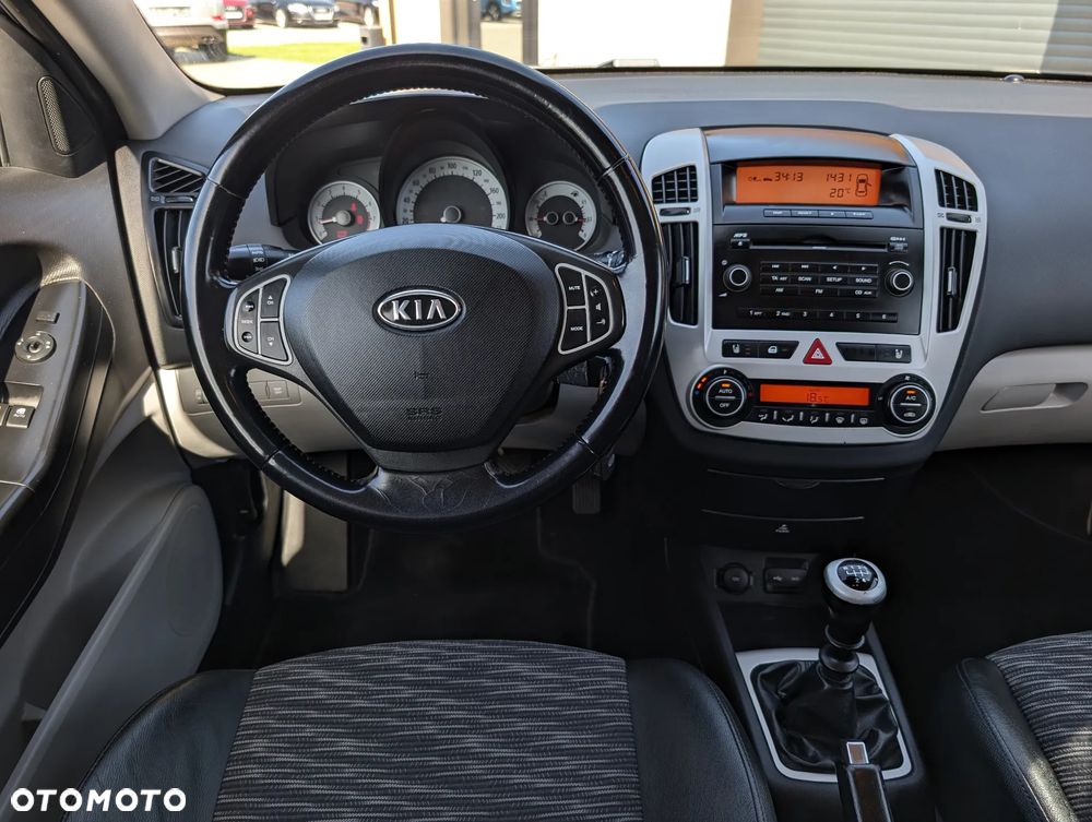 Kia Ceed ver-1-6-silver-x - 27
