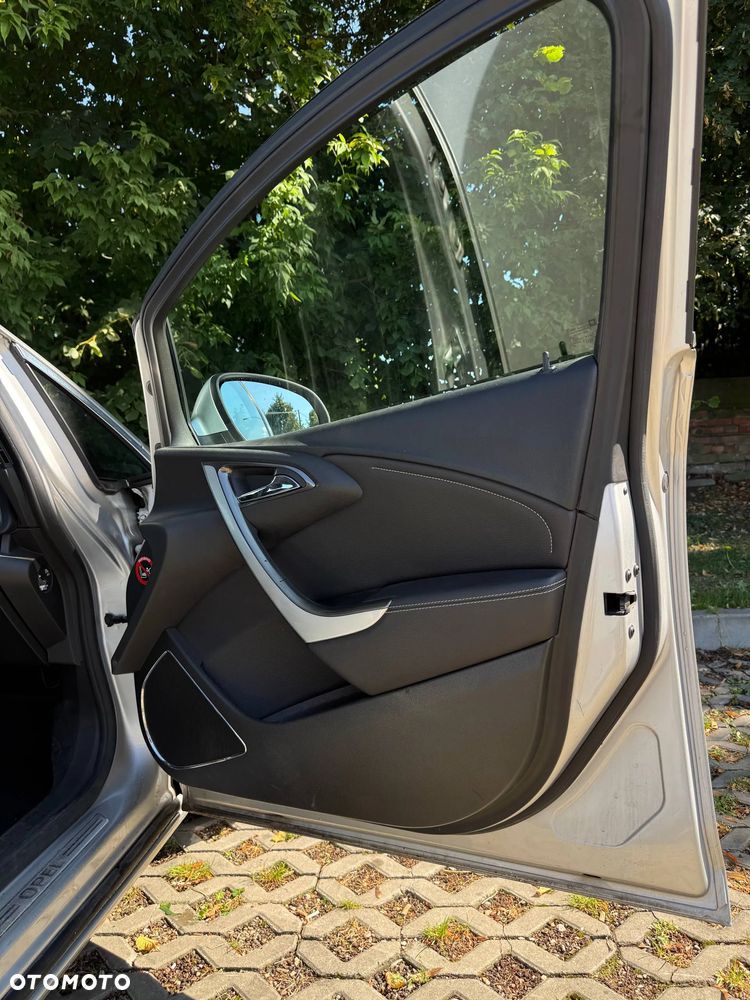 Opel Astra 1.4 Turbo - 29