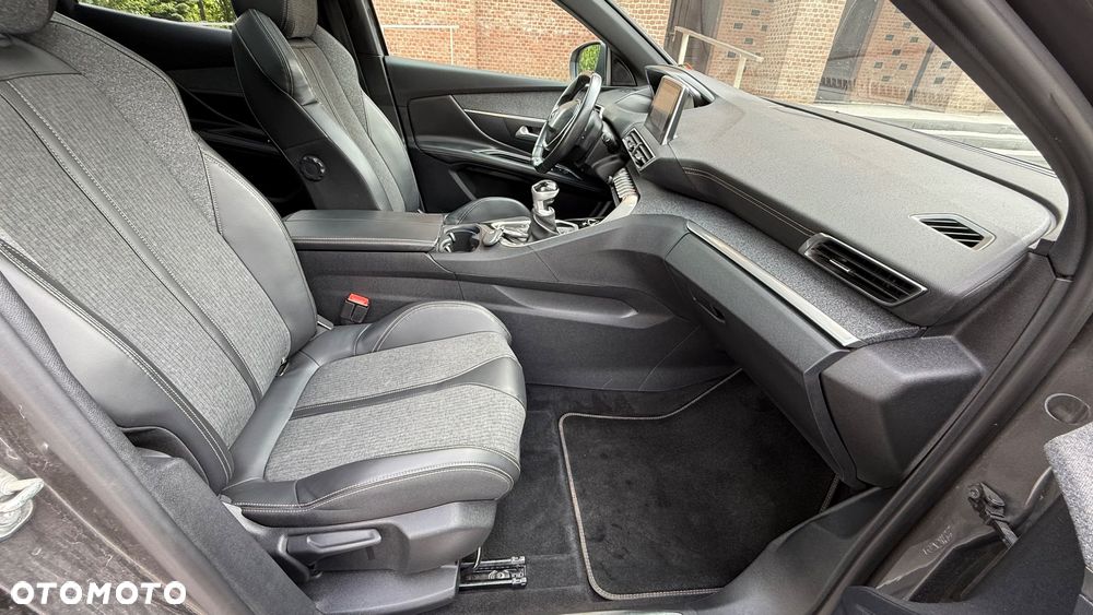 Peugeot 3008 - 22