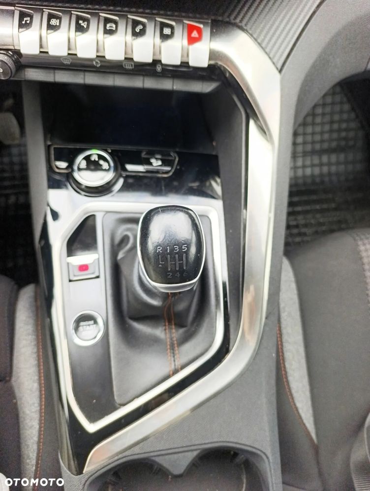 Peugeot 3008 1.2 PureTech GPF Active S&S - 12