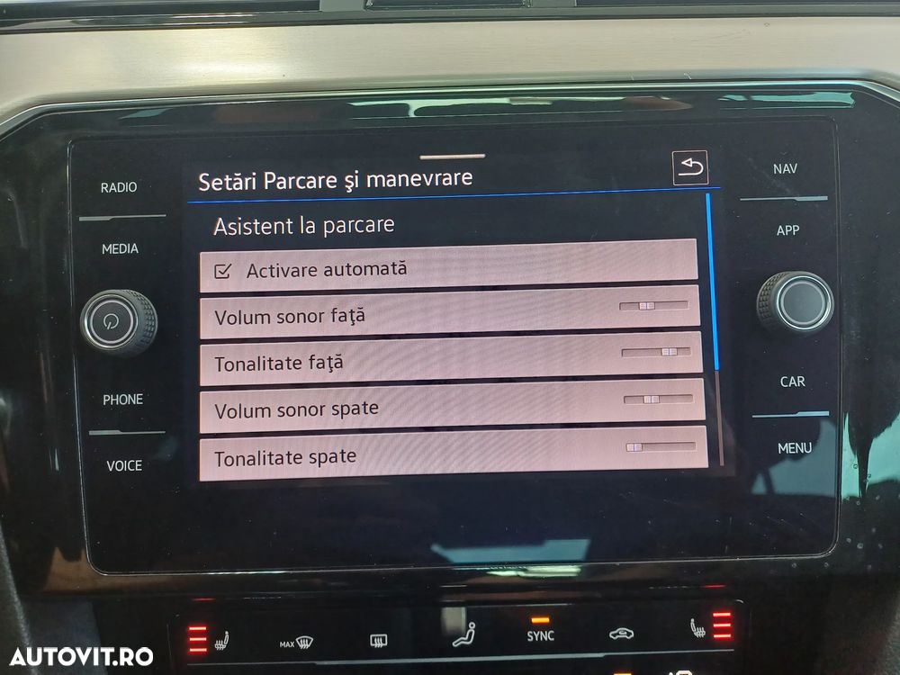 Volkswagen Passat 2.0 TDI DSG Highline - 27