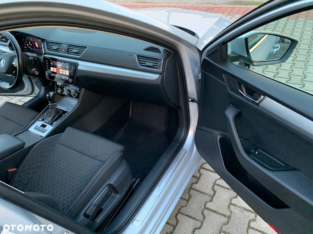 Skoda Superb 2.0 TDI SCR Ambition DSG - 22