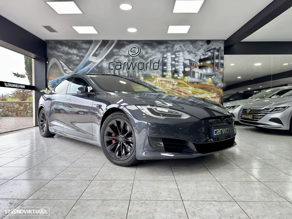 Tesla Model S - 36