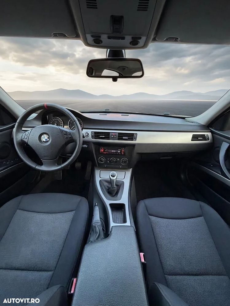 BMW Seria 3 320i - 7