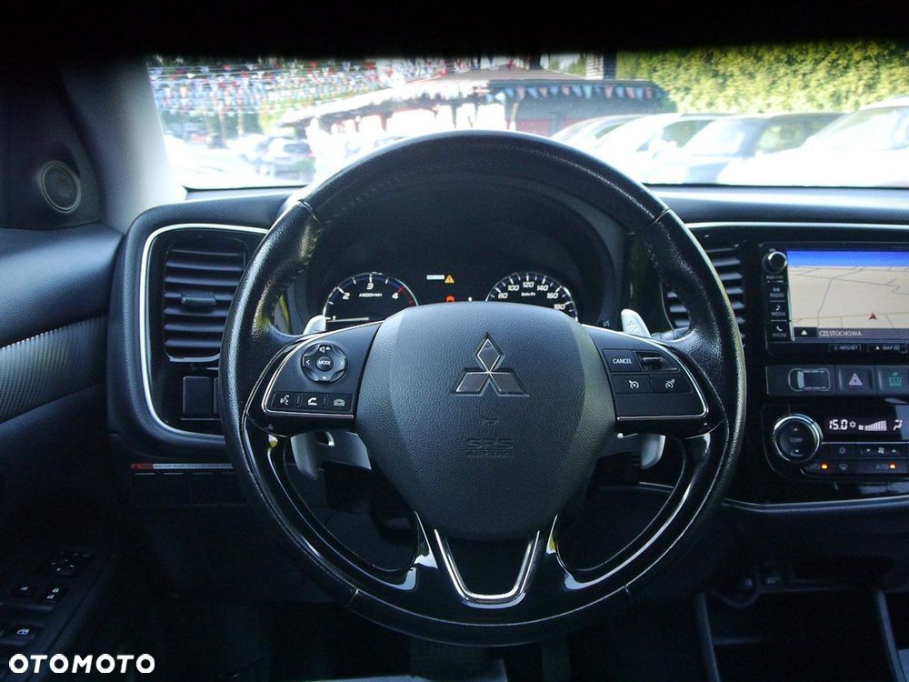 Mitsubishi Outlander - 15