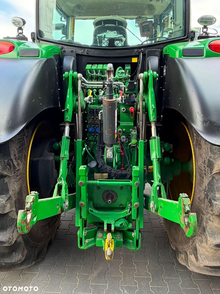 John Deere 6215 - 11