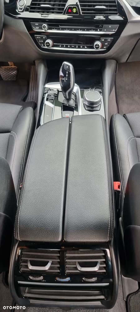 BMW Seria 5 520d Efficient Dynamics Sport Line sport - 16