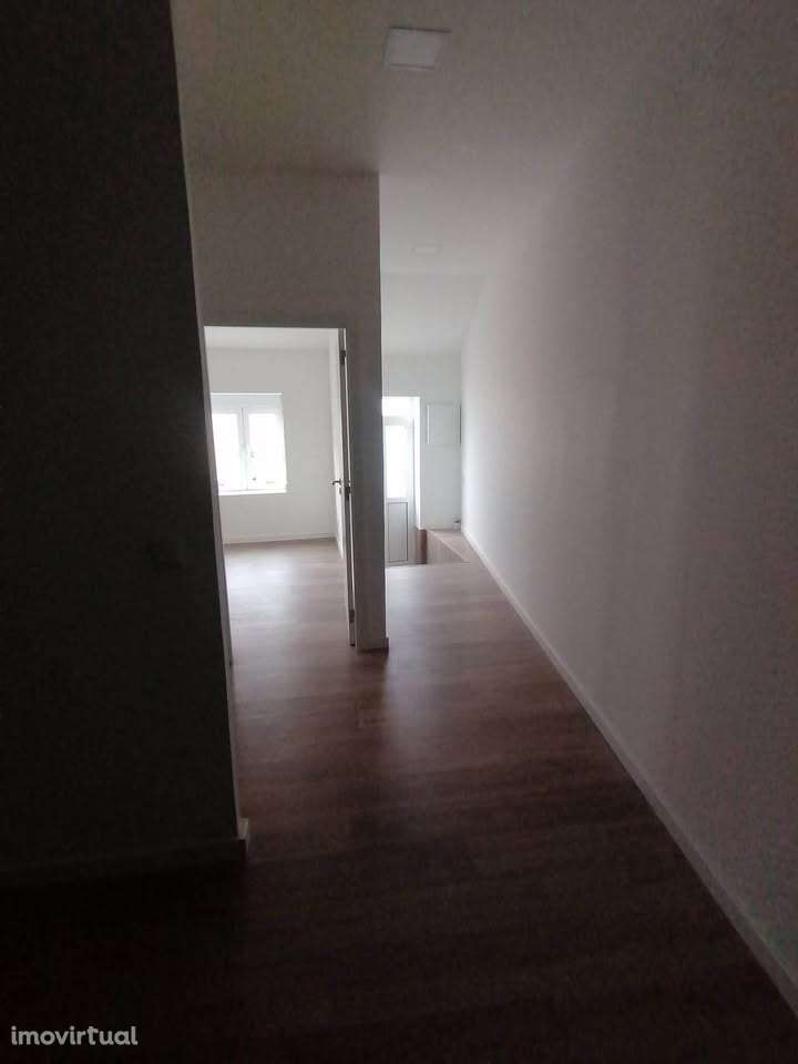 Vende-se apartamento T1 totalmente renovado em Coimbra. - Grande imagem: 4/6