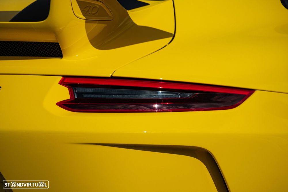 Porsche 911 Série F - 12