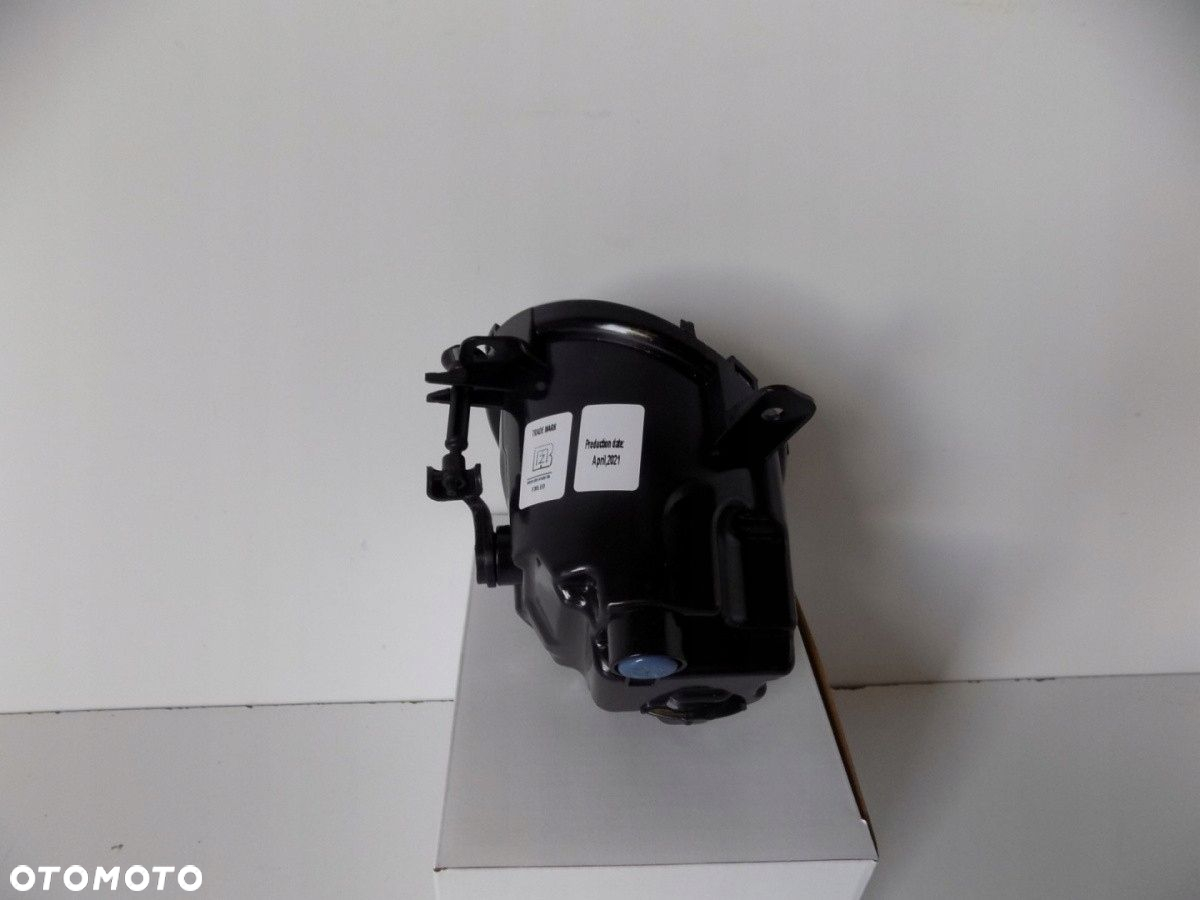 BMW 1, 2, 3, 4 F20 F30 Halogen LED Prawy 4388 - 9