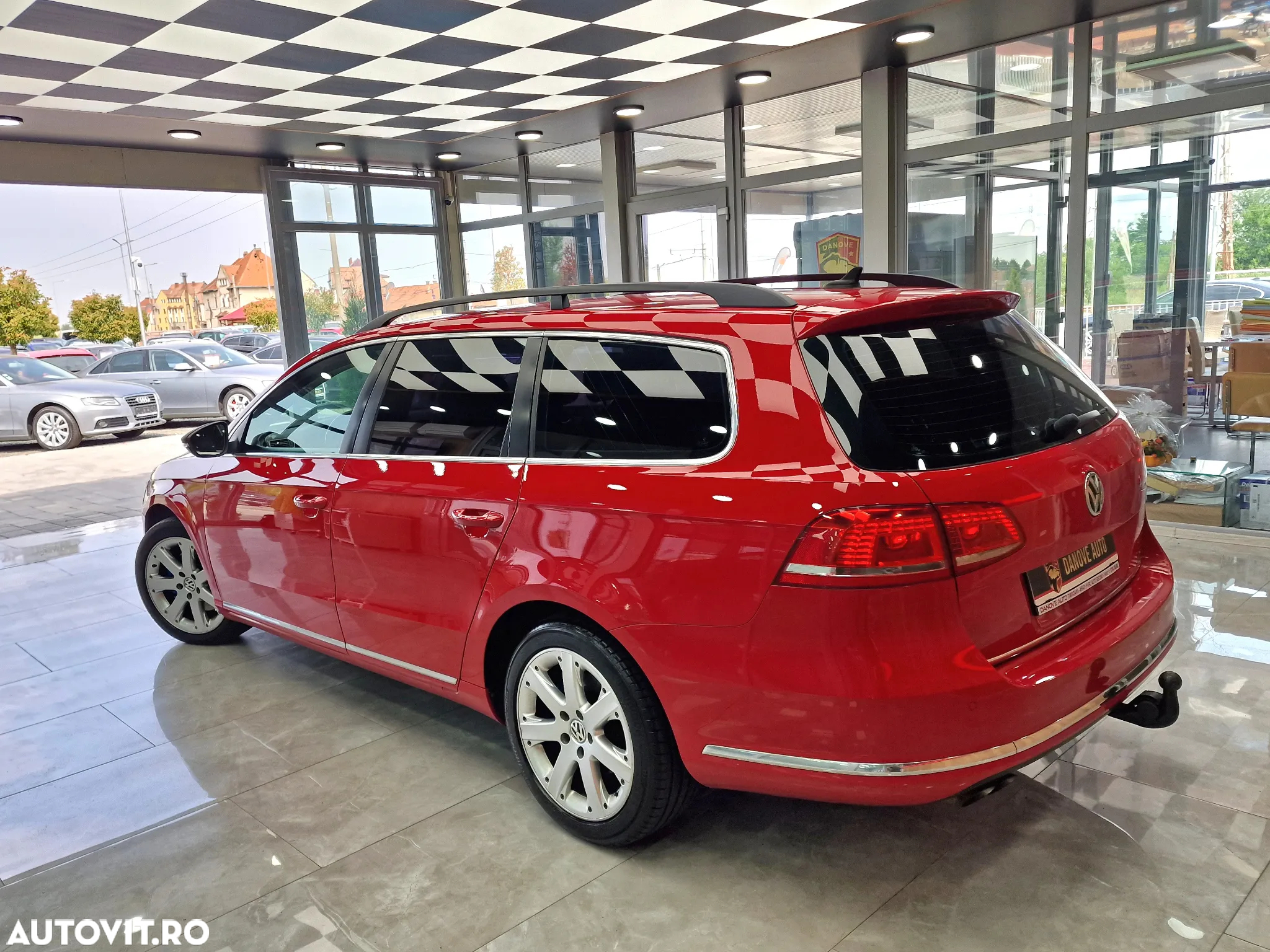 Volkswagen Passat - 12