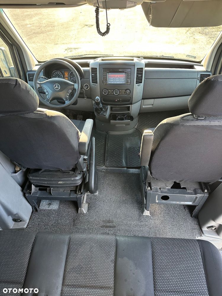 Mercedes-Benz Sprinter - 11