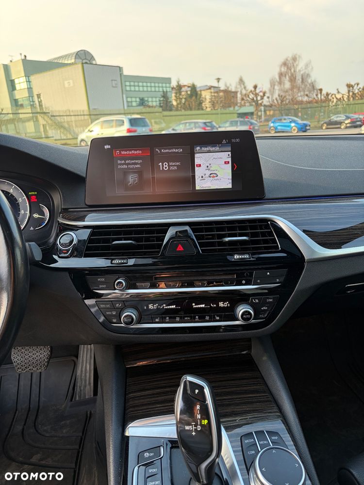 BMW Seria 5 530i M Sport sport - 10