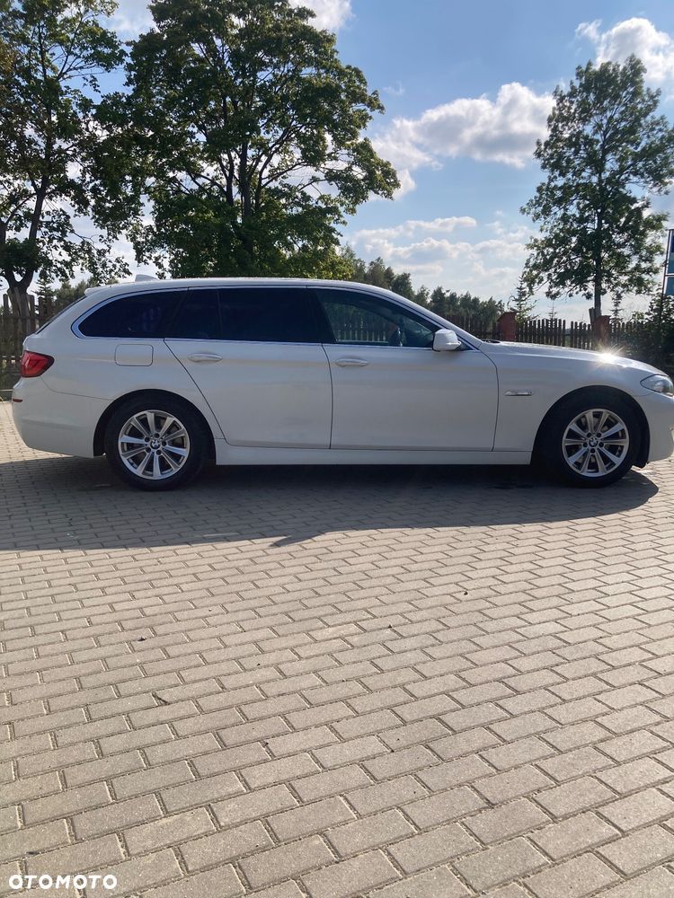 BMW Seria 5 523i Touring Sport-Aut - 9