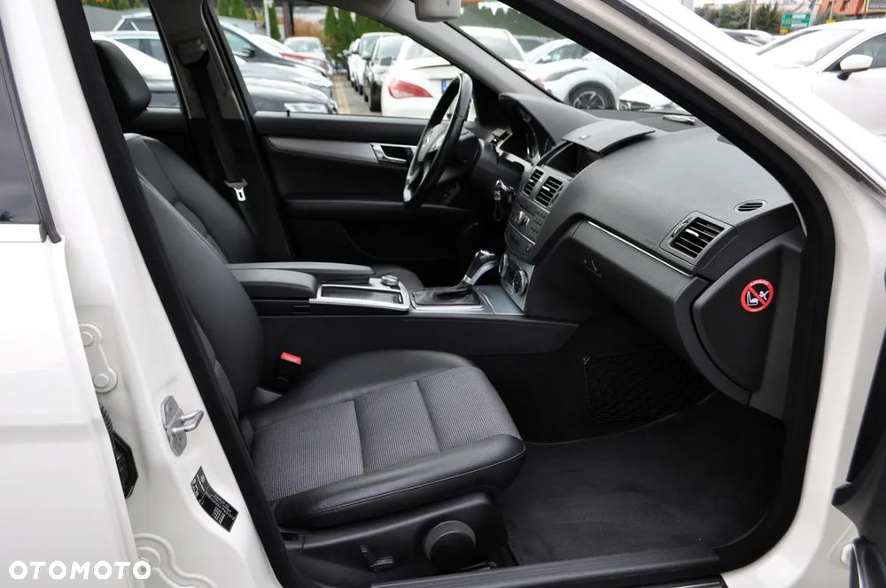 Mercedes-Benz Klasa C 220 (BlueTEC) d T 7G-TRONIC Avantgarde - 32