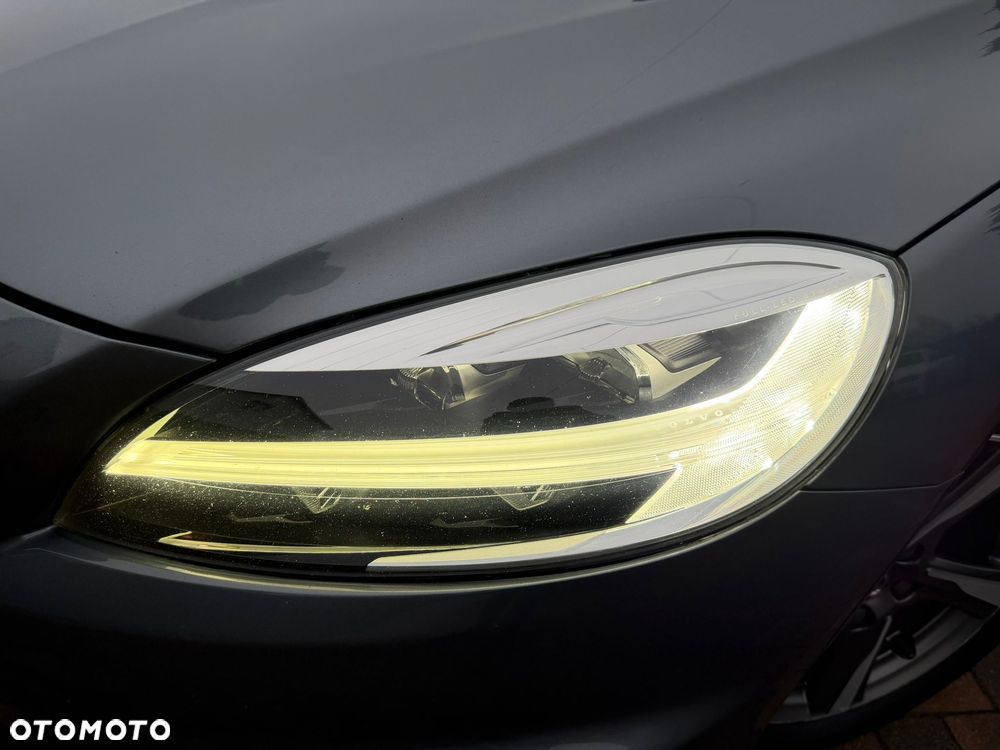 Volvo V40 D3 Momentum - 22